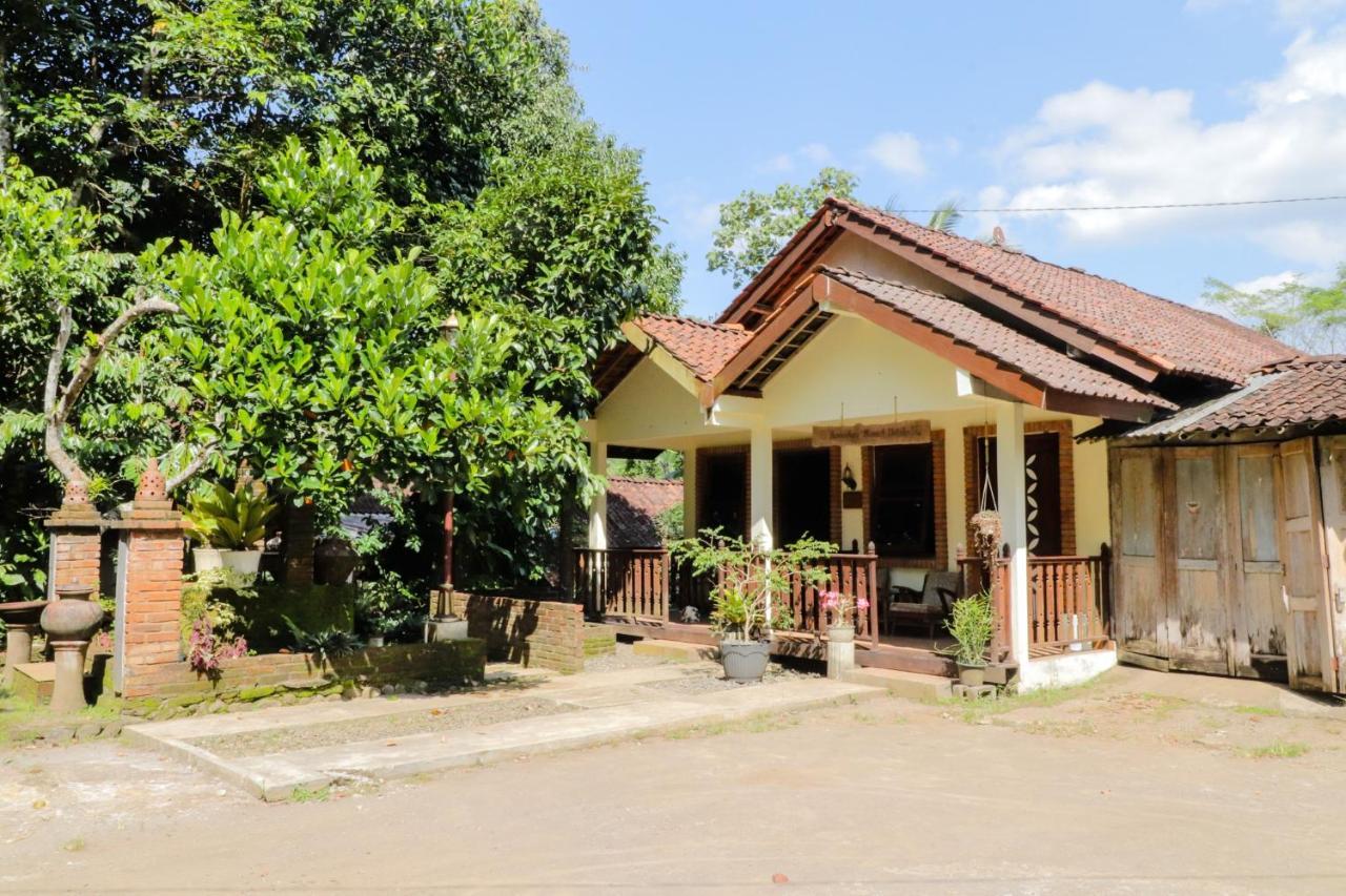 Penginapan Widodo Syariah Borobudur Magelang Bagian luar foto